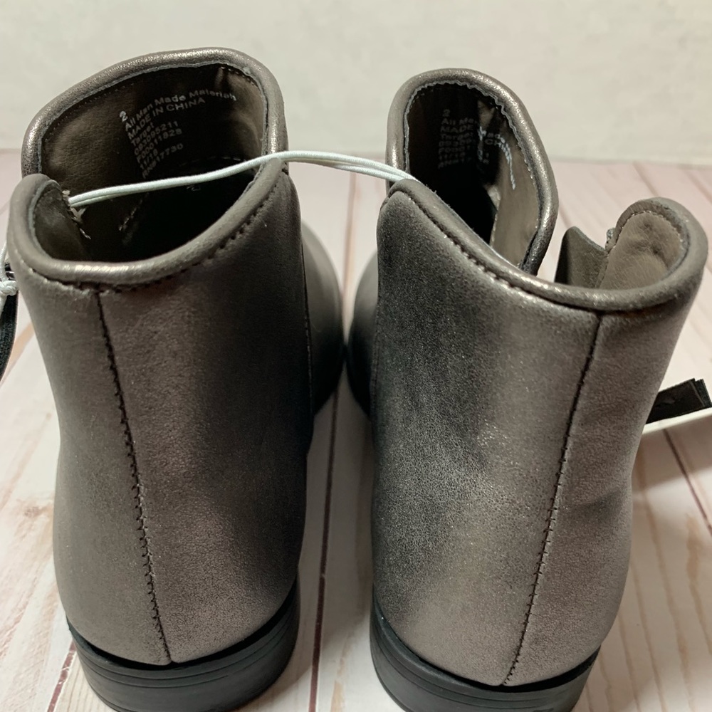 Cat & Jack Girls Pewter Ankle Boots Size 2 - Picture 5 of 8